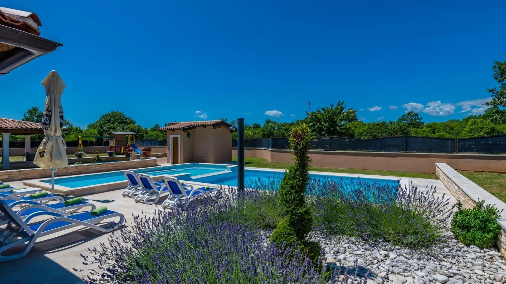 Villa Vela Vrata, A Tranquil And Luxurious Pool Villa Gradisce