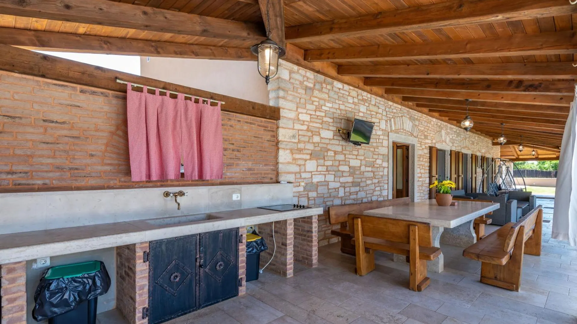 Villa Vela Vrata, A Tranquil And Luxurious Pool Villa Gradisce Apartment