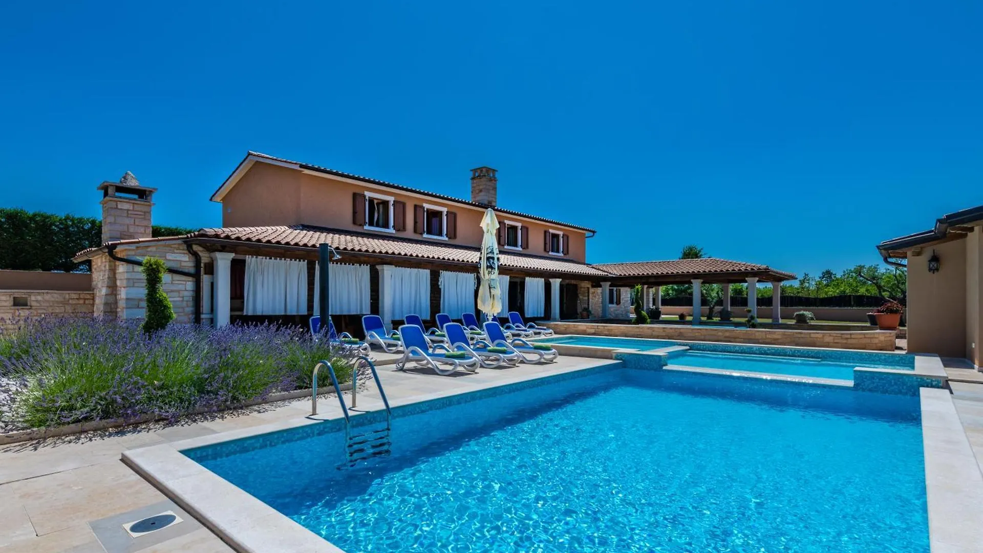 Villa Vela Vrata, A Tranquil And Luxurious Pool Villa Gradisce 0*,